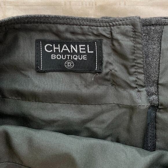 Chanel Pencil Skirt with Side Slit and Button-up Back - Picture 5 of 15